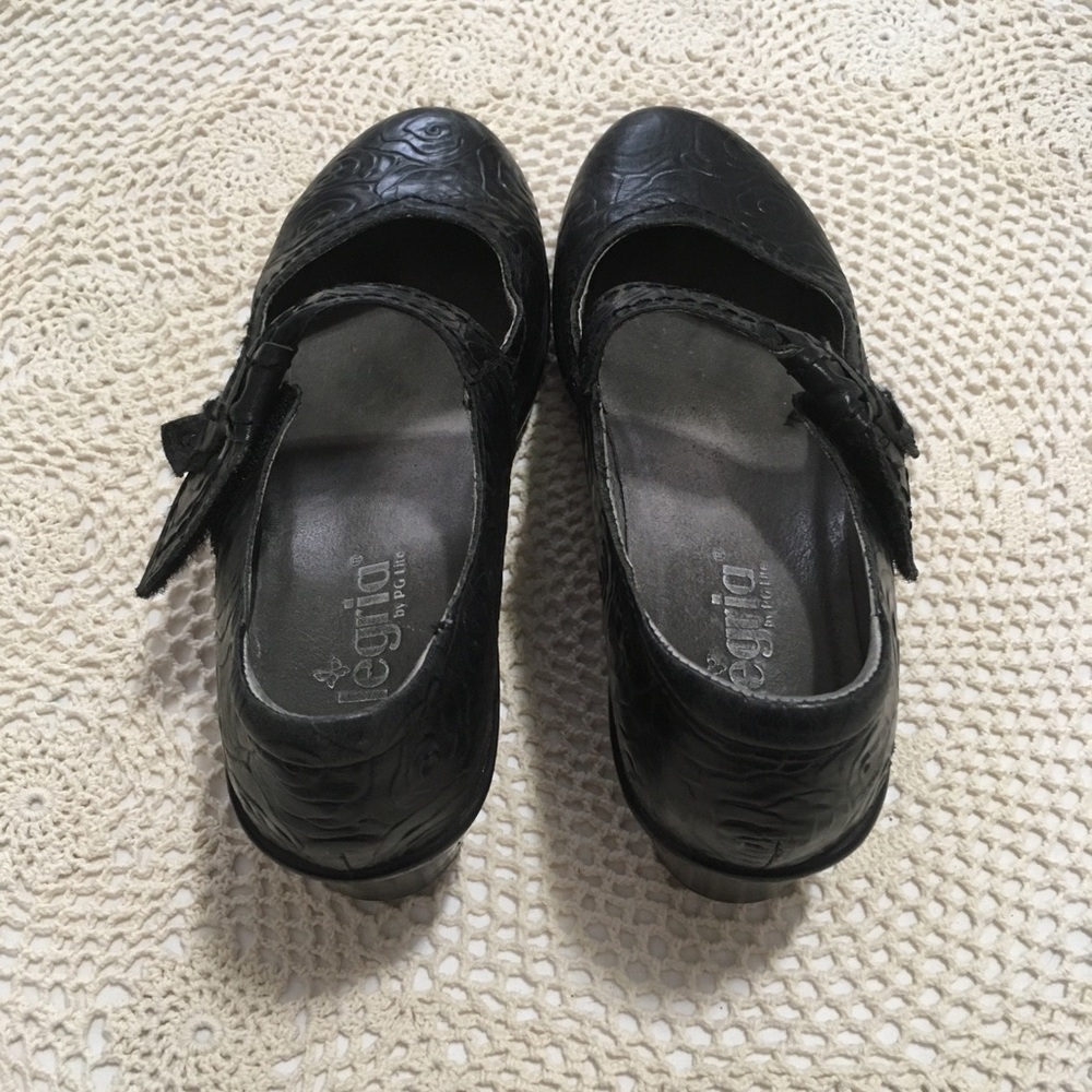 Algeria by PG Lite Black Flower Pattern Clog Shoes - Picture 3 of 8